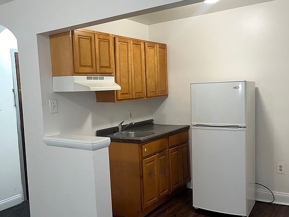 5th image of 4619-21 Chester Ave #A2