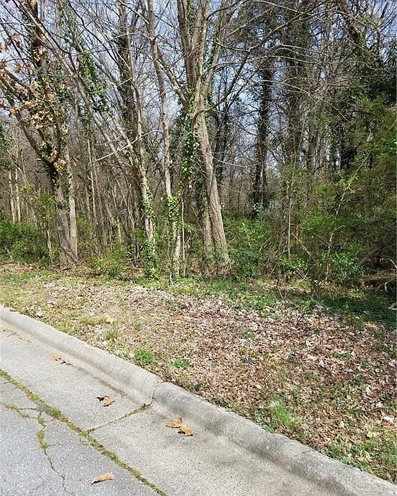 1st image of 3023 Tew St
