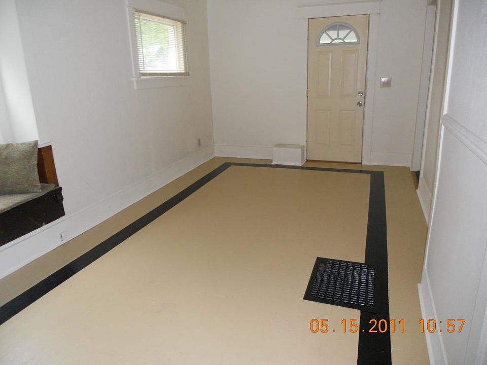 2nd image of 323 E Hodge Ave