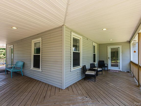 4th image of 1621 Ray Rd