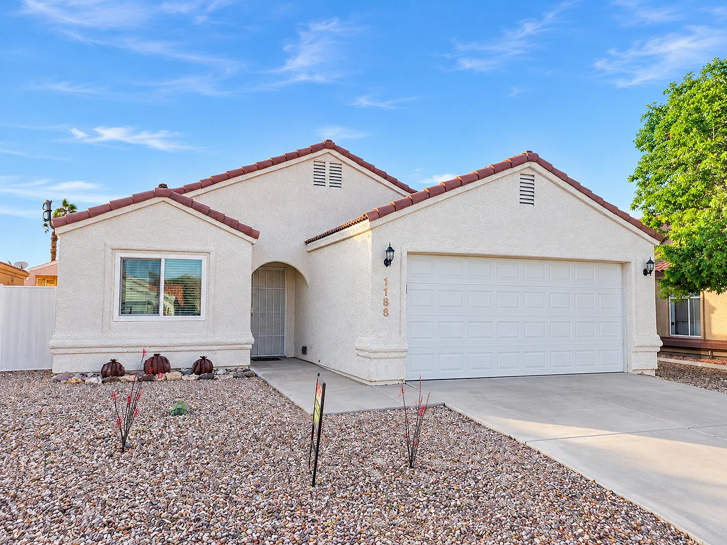 Beautiful 3-Bedroom Home with Community Pool & Boat/RV Storage! — Photo 1