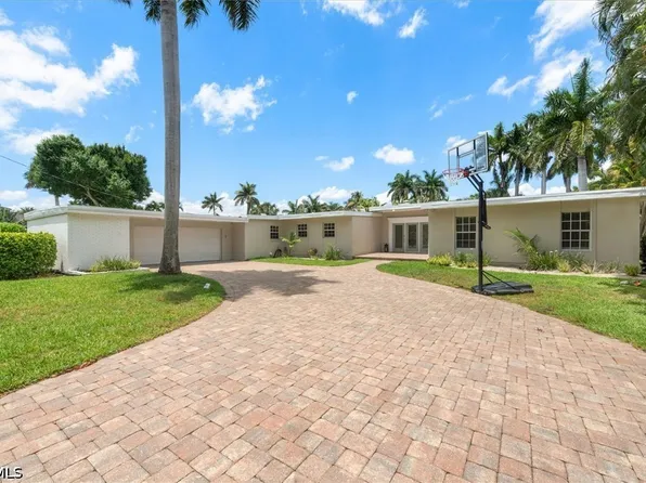 991 Aqua Ln, Fort Myers, FL 33919