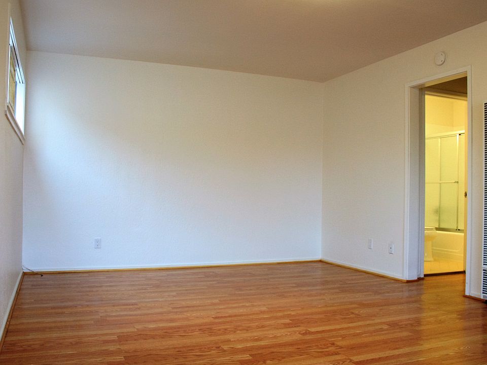2nd image of 5 Ruth St APT 2