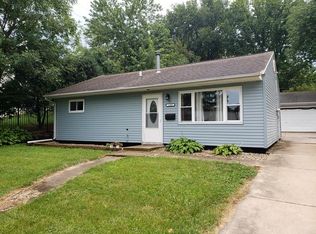 1209 Prairie Ln, Bloomington, IL 61701