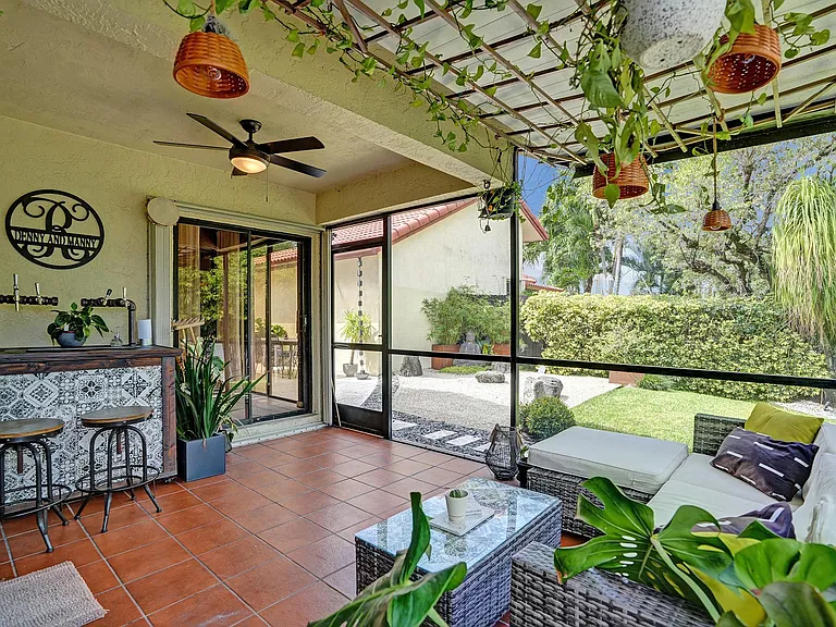 420 SW 113th Ter — Photo 24