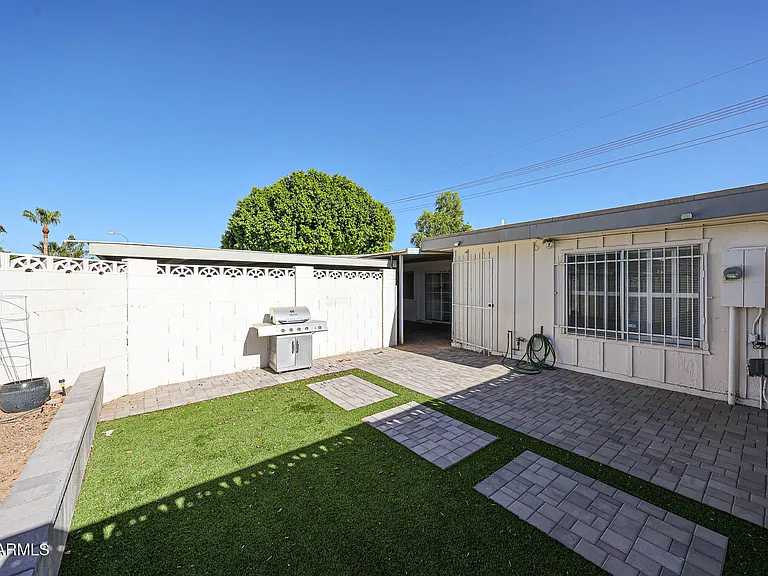1803 W Maryland Ave — Photo 36