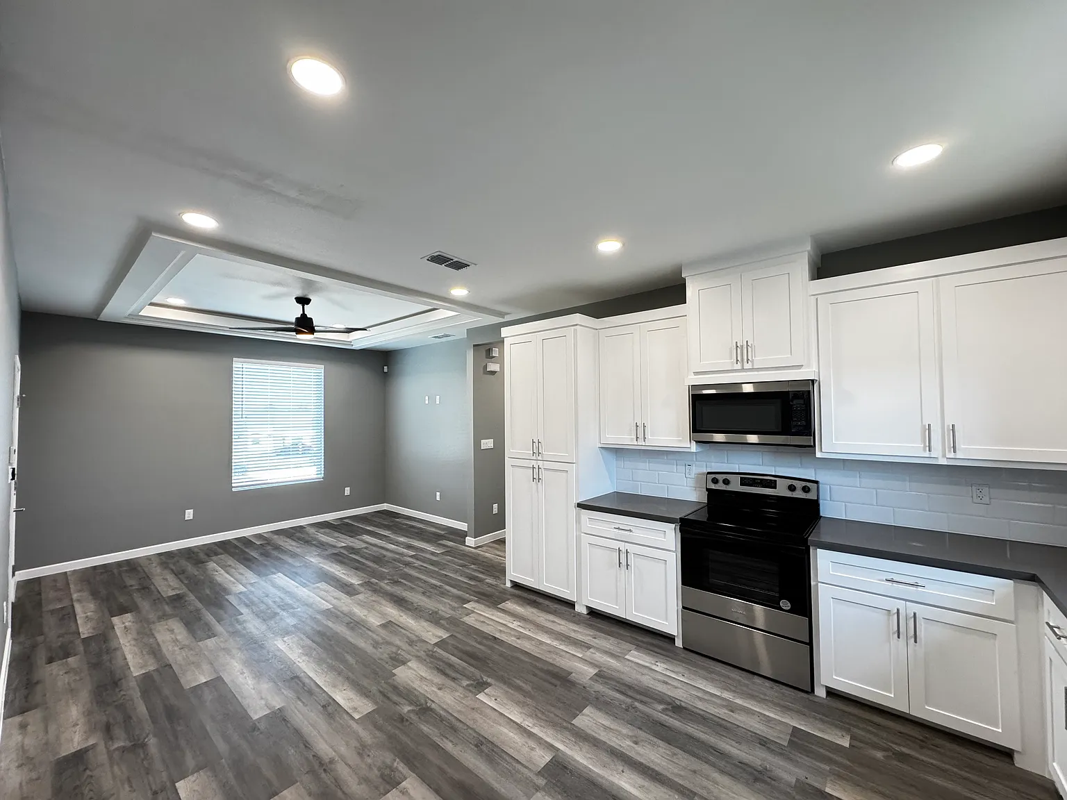 1806 Angelina Dr — Photo 2