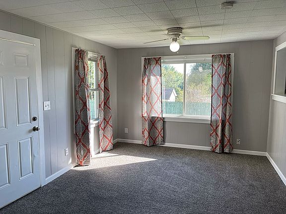 Bonus/family room