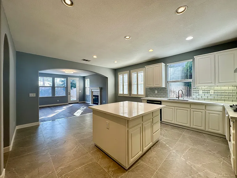 907 Star Tulip Dr — Photo 7