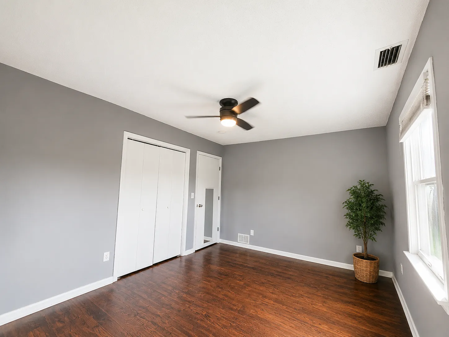 6 bed, 2.5 bath, 2862 sqft, $750 — Photo 2