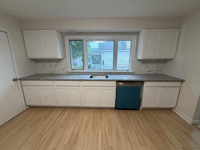 618-620 Maple St — Photo 3