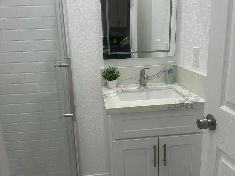 1710 Golden Way #B — Photo 15