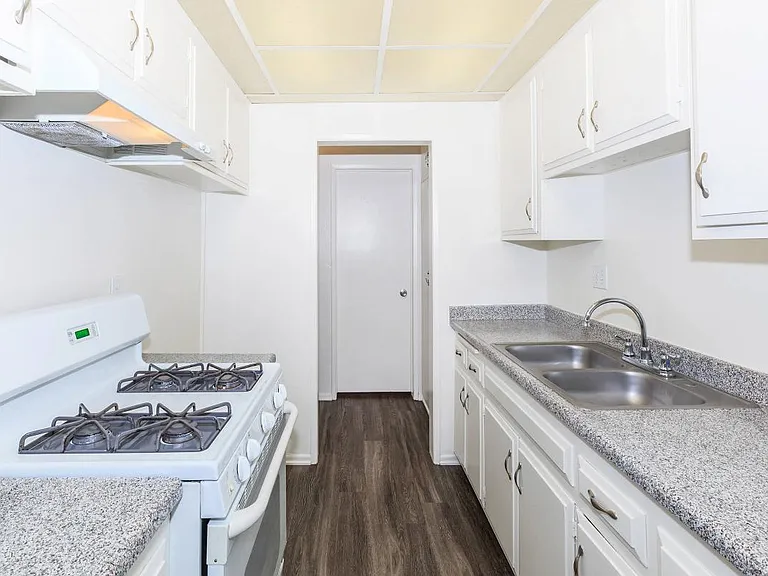 La Ramada Apartment Homes — Photo 23