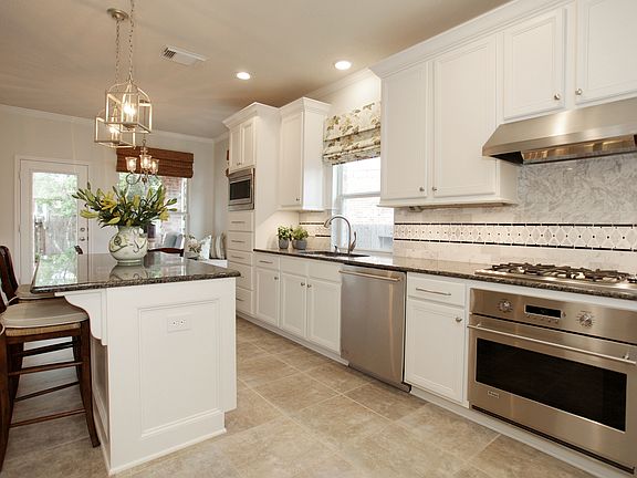 3rd image of 38 W Frontera Cir
