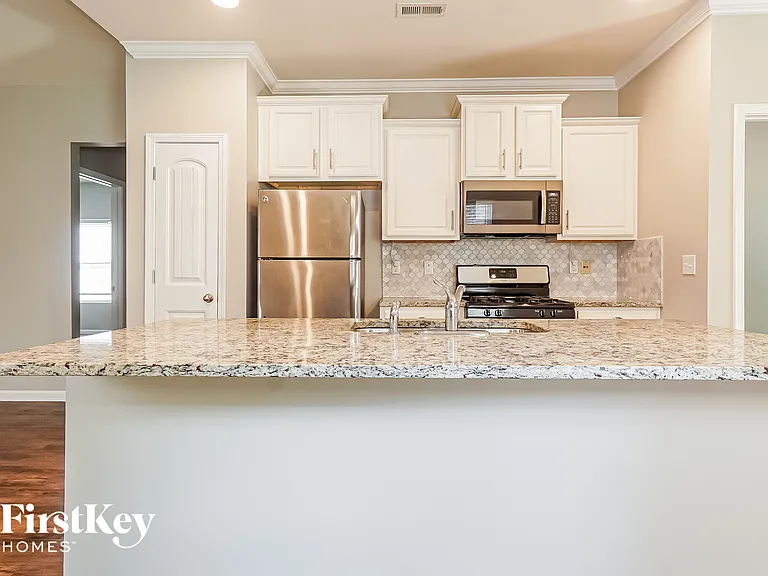 383 W Park Dr — Photo 5