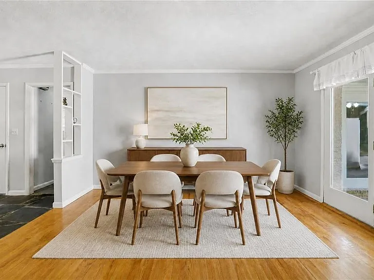2209 Cherring Ln — Photo 1