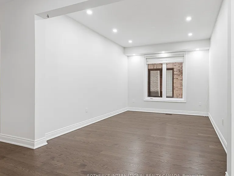 32 Bermondsey Way — Photo 7
