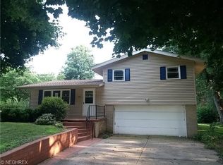 180 Heartwood Dr, Mogadore, OH 44260