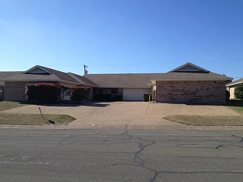1513 Breezy Dr Photo 1