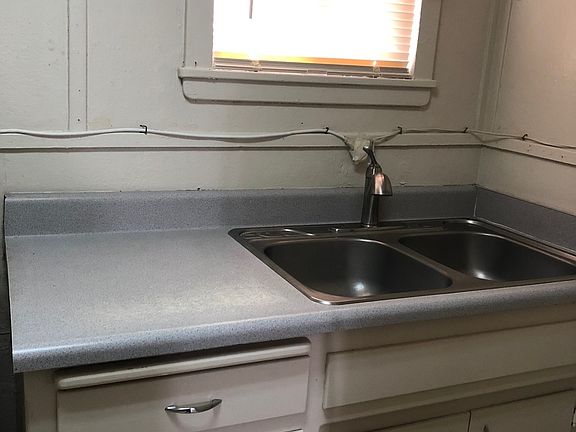 5th image of 1337 N Golden State Blvd APT 9