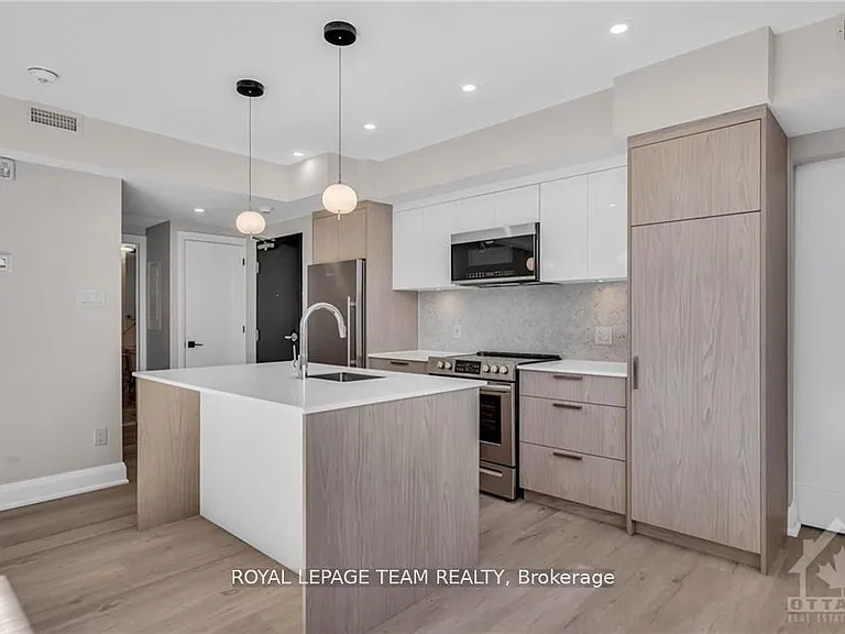 58 Florence St #4 — Photo 4