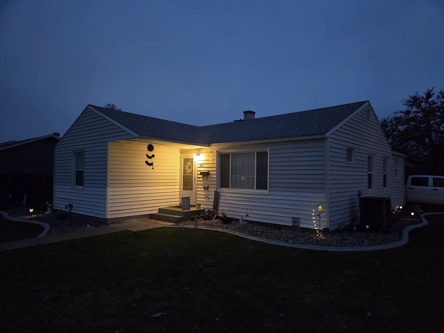 3 bed, 1075 sqft, $1,795 — Photo 2