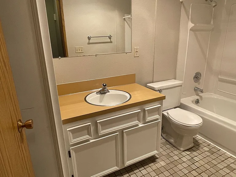 11044 SW Greenburg Rd #113 — Photo 14