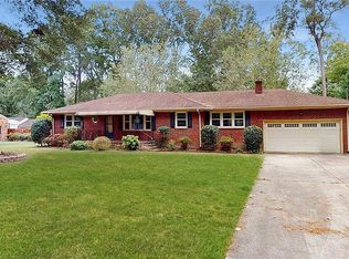 5721 Oak Terrace Dr, Virginia Beach, VA 23464