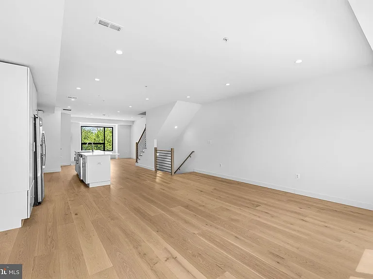 2532 Elvans Rd SE — Photo 24