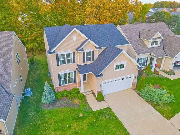 3rd image of 33166 Brookcrest Pl