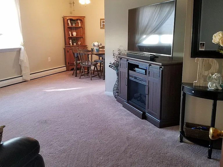 609 8th Ave — Photo 3