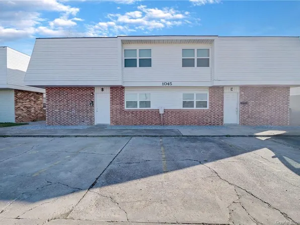 1045 Deesport St, Lake Charles, LA 70601
