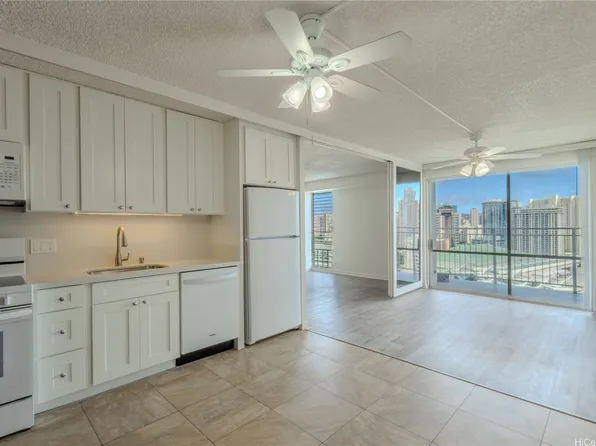 1655 Makaloa St APT 2406, Honolulu, HI 96814