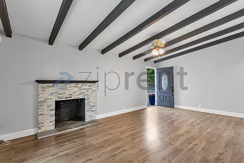 717 Pebble Dr Photo 1