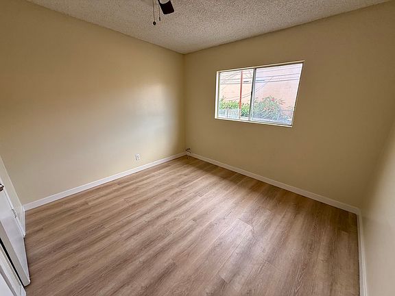 4th image of 2024 Locust Ave APT 15