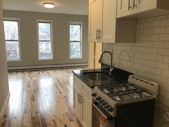 2nd image of 40 Buffalo Ave