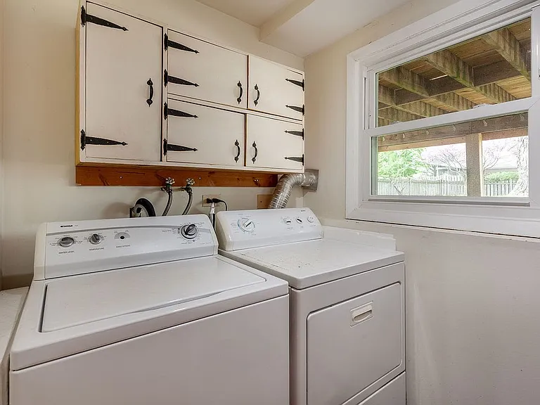 3990 Hudson Dr — Photo 14