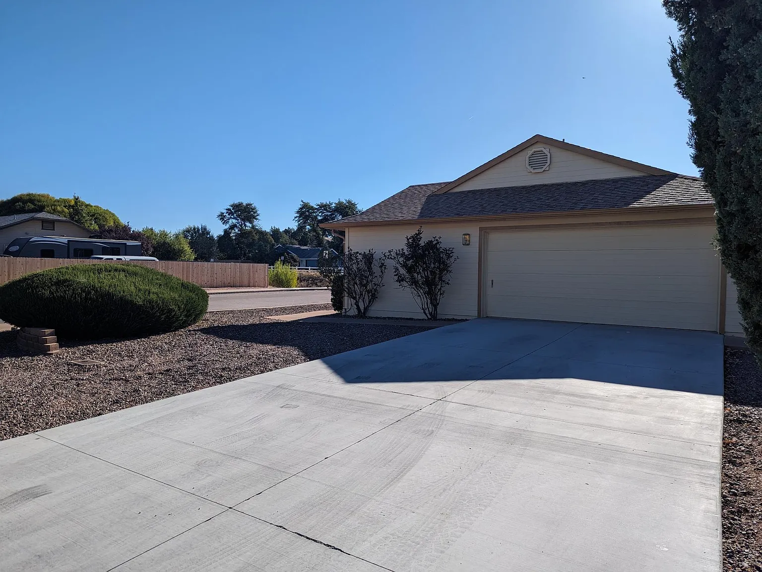 3 bed, 1433 sqft, $2,000 — Photo 3