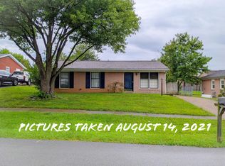 6915 Blackhorse Dr, Louisville, KY