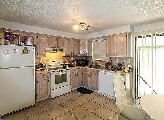 4th image of 18488 Sandy Cove Dr