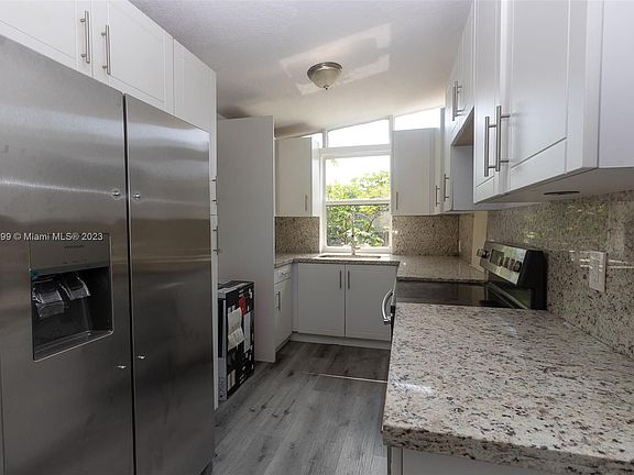 2nd image of 2547 Wilson St