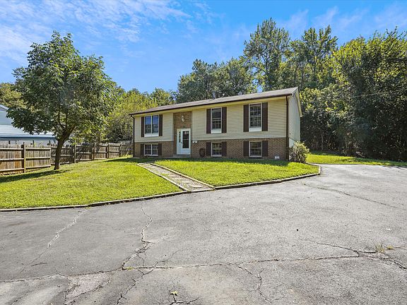 3rd image of 2731 Groveton St