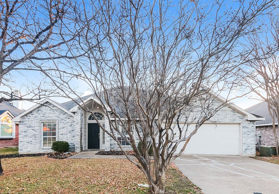 1st image of 138 Woodcreek Dr