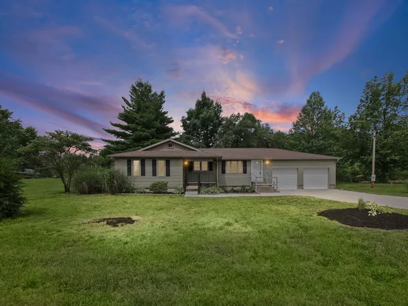8517 N Cherryville Ln, Mount Vernon, IL 62864