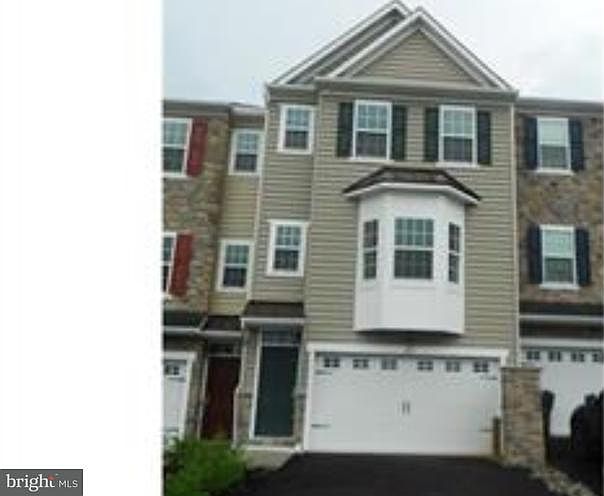 1st image of 615 Jacobsen Cir