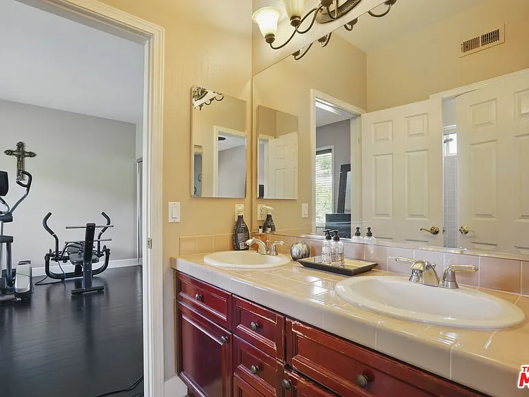 4040 Leighton Point Rd — Photo 42