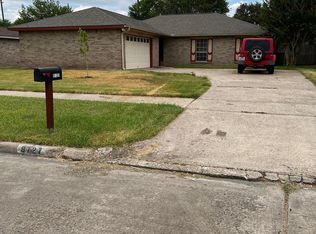 9727 Willmont Rd, La Porte, TX 77571