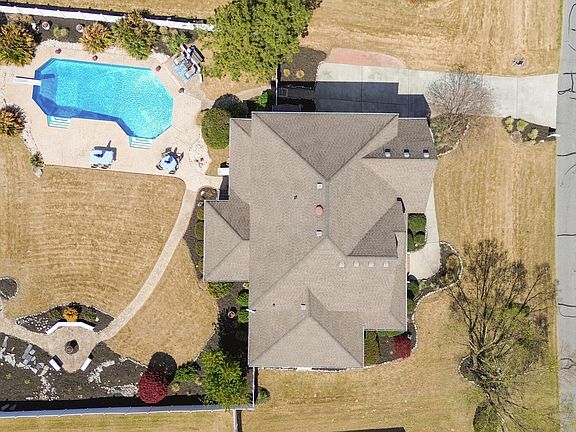 3rd image of 118 Bayside Drive