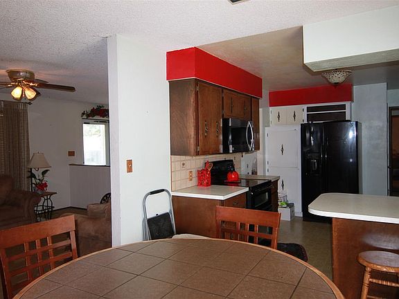 5th image of 205 W Circle Dr