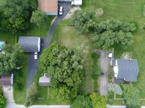 404 E Benton St, Newark, IL 60541